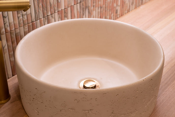 Aarde round Torquay Mayde concrete basins
